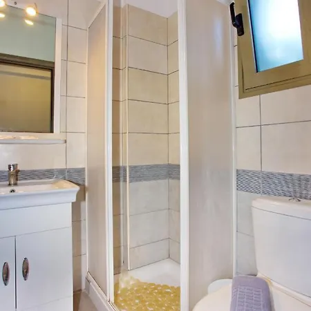 Aspous And سكيروس