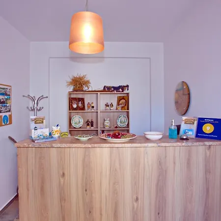 Aspous Studios And Rooms *