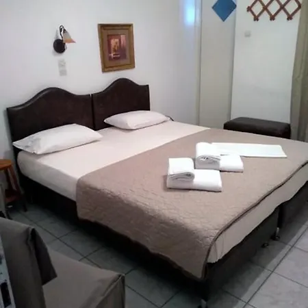 Aspous Studios And Rooms *