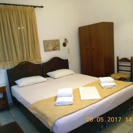 Aspous Studios And Rooms *
