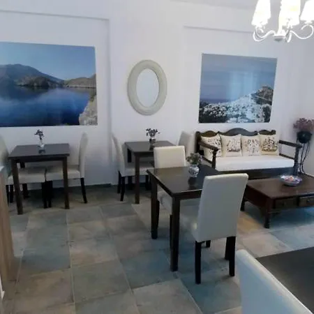 Aspous Studios And Rooms Apartment